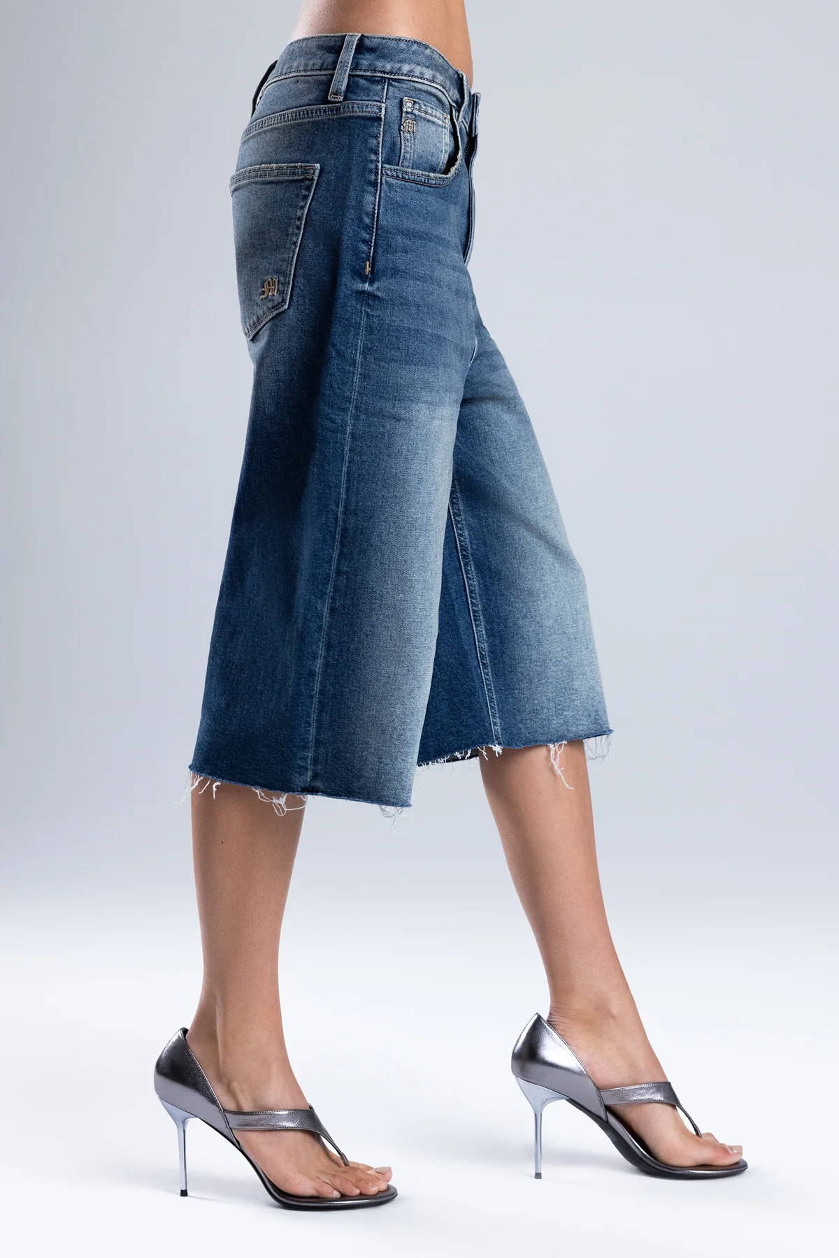 Brynn Baggy Jorts - Image 14