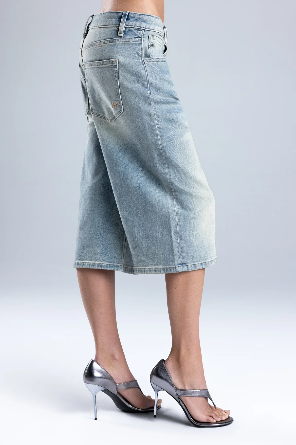Brynn Baggy Jorts - Image 5
